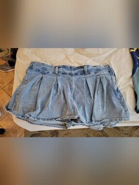 Fashion Nova Light Wash Pleated Denim Skirt With Shorts Size 3x NWOT